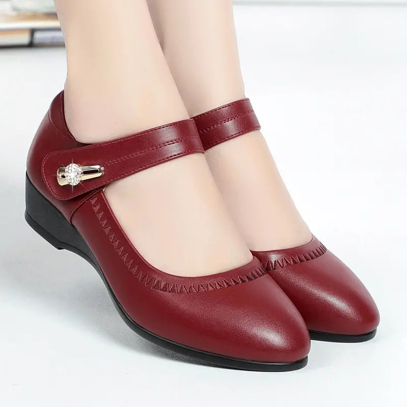 Lydia – stylish shoes with a medium heel and comfort