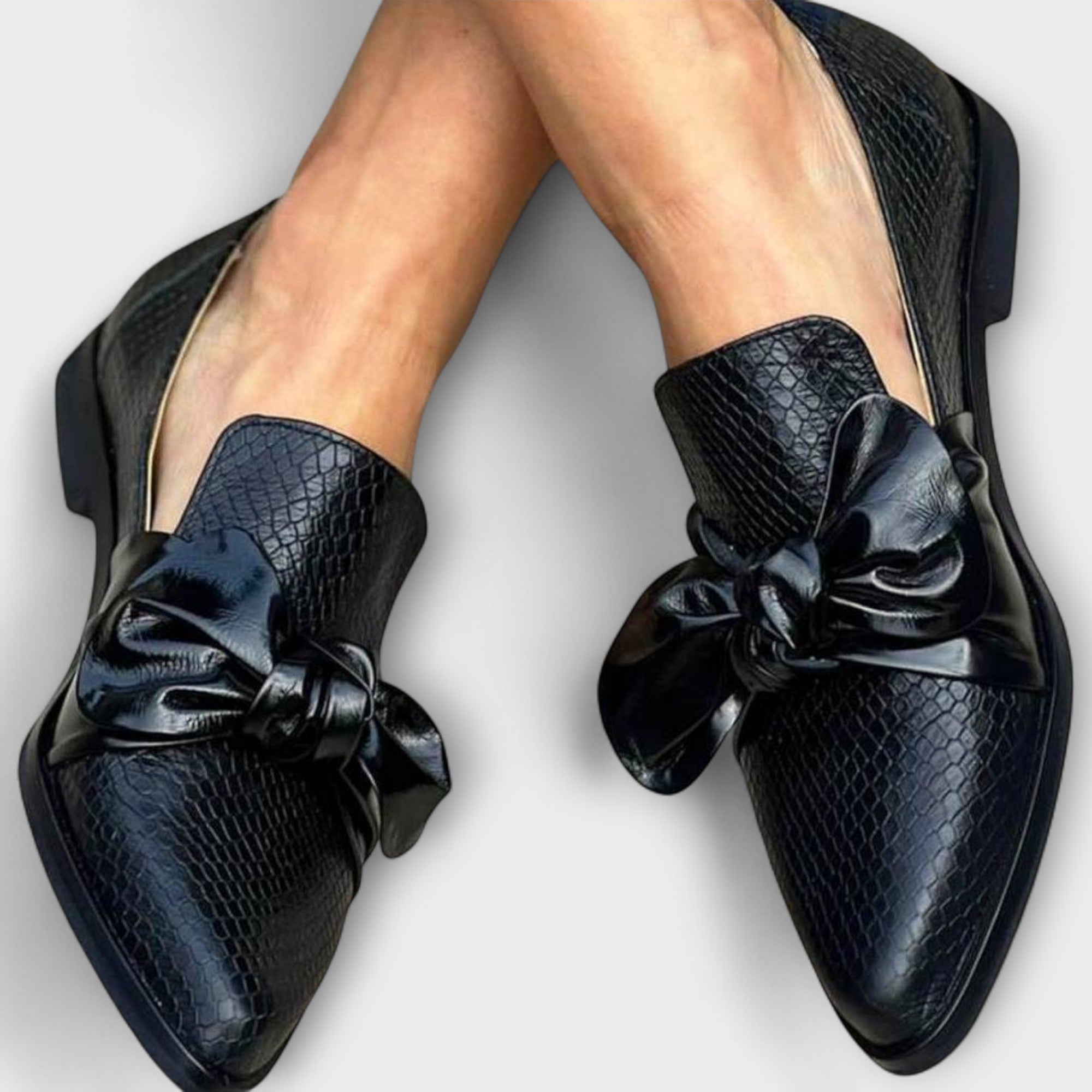 Claudia - Loafers with Ribbon Detail