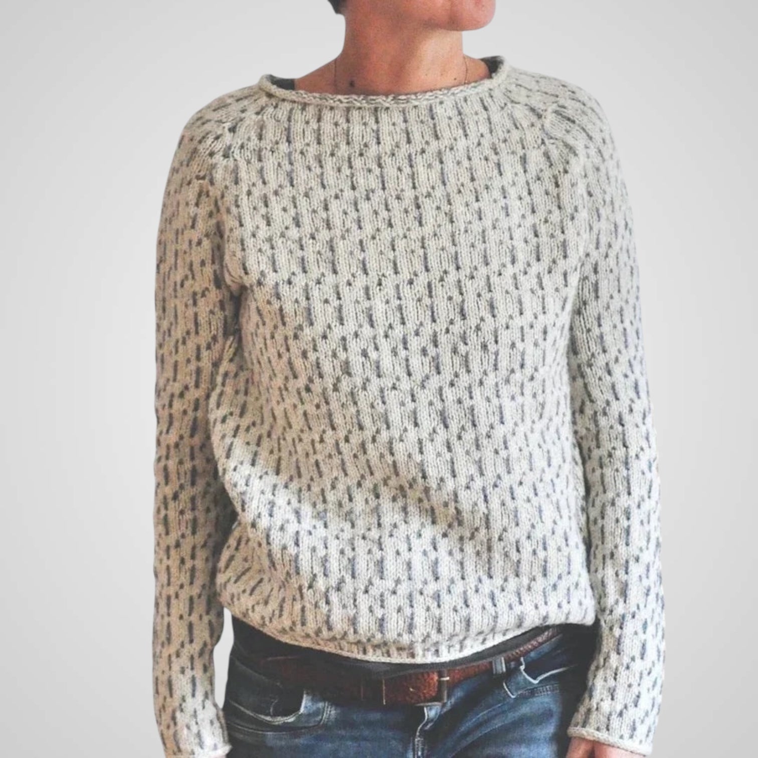 Fami | Women's Elegant Round Neck Sweater
