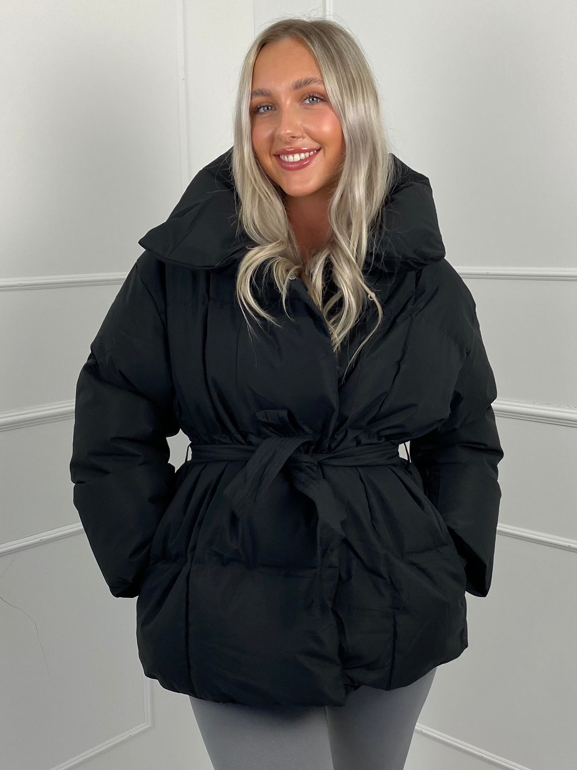 Karyl - Short jacket with belt and pockets
