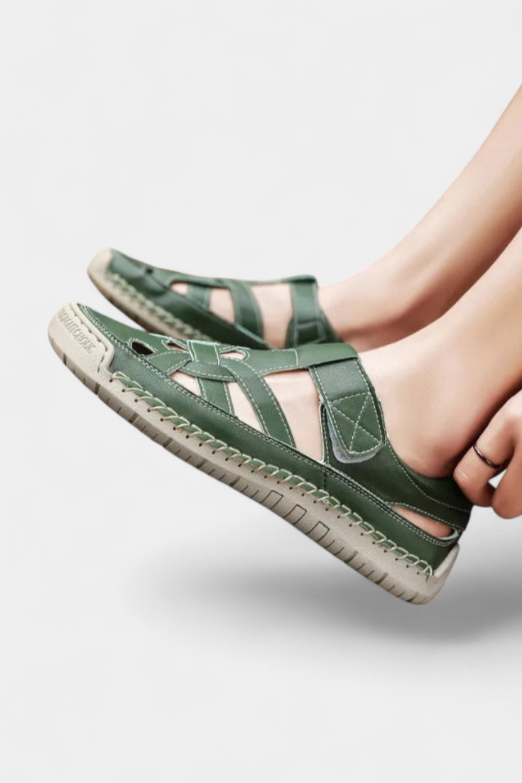 Kaia ergonomic sandals made of synthetic leather with side cutouts