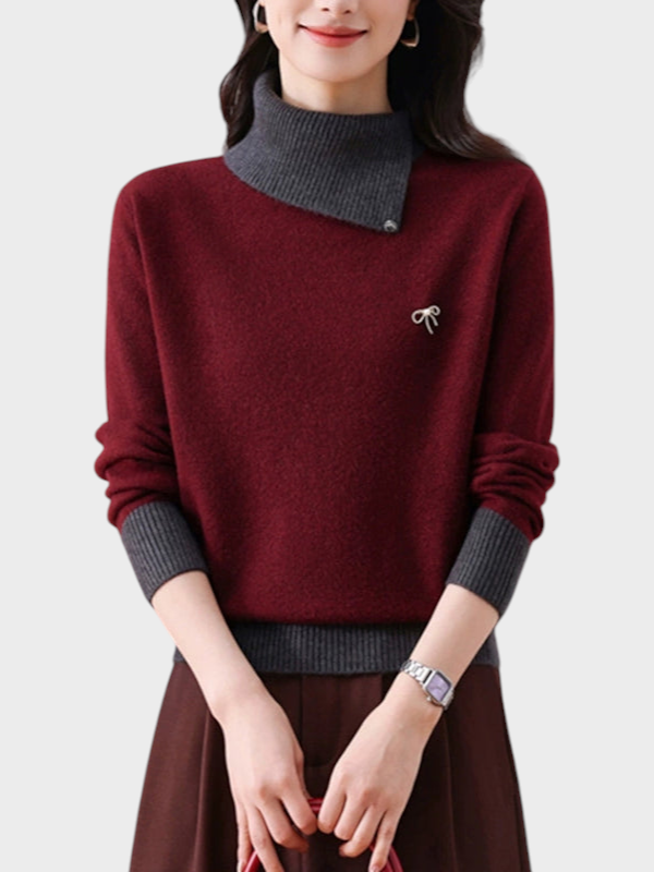 Solvej | Classic Knitted Sweater with High Neck and Contrast Panel