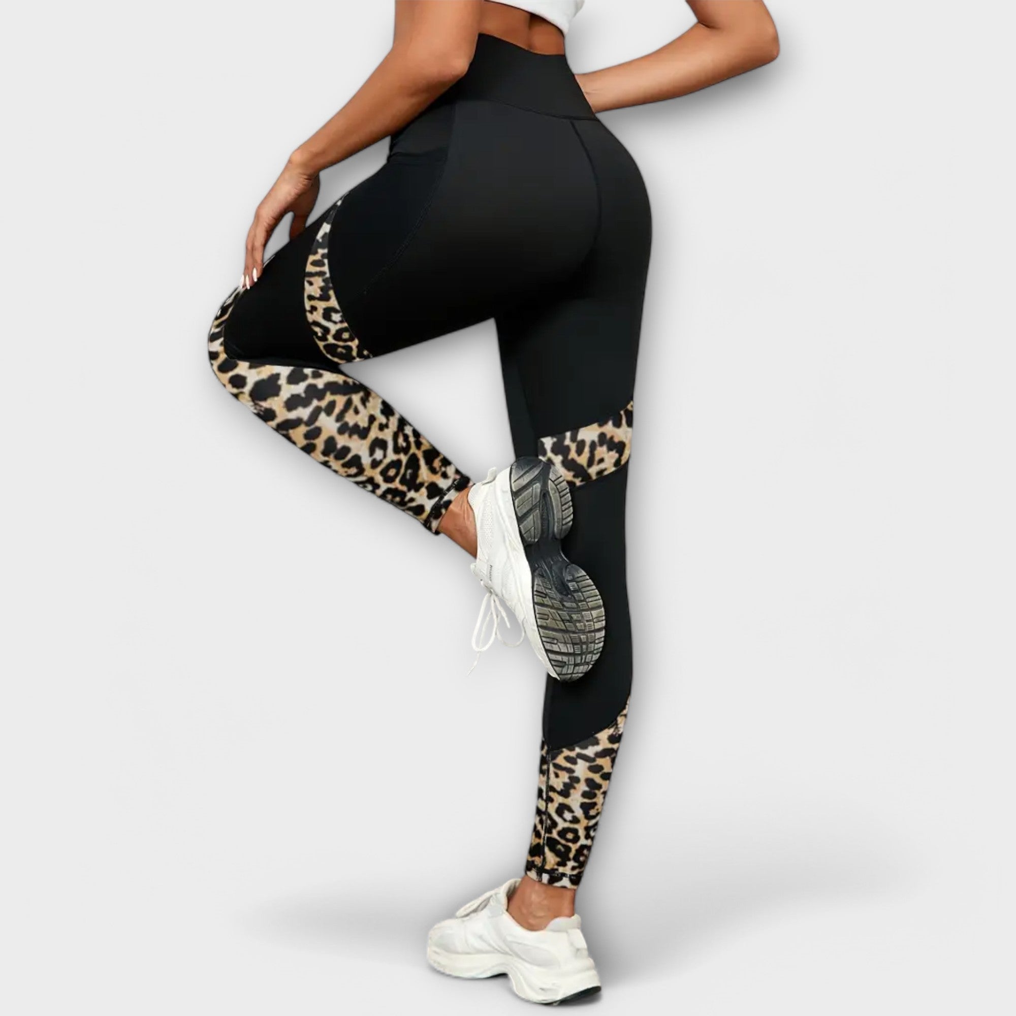 High-waisted leggings with leopard print
