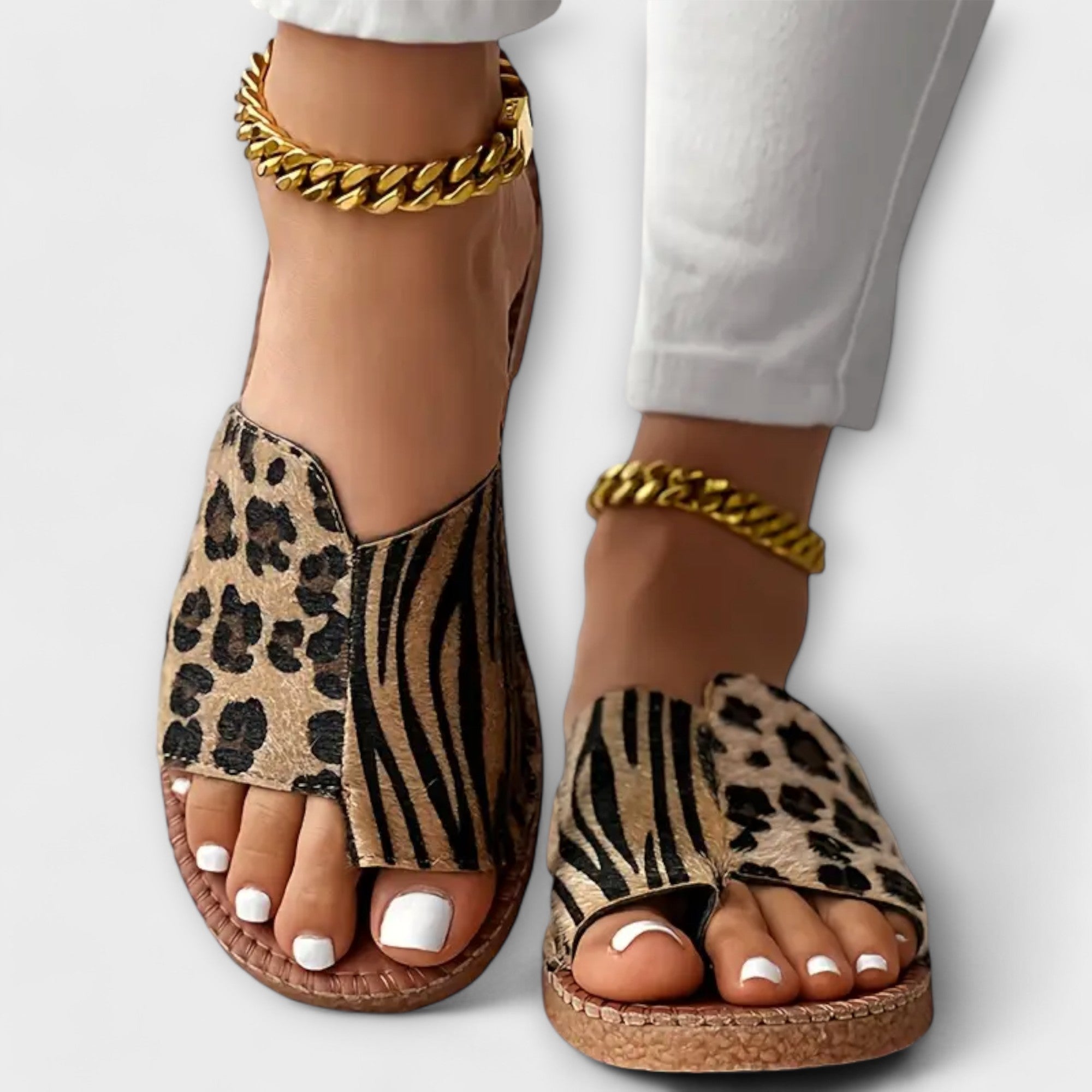 Stylish Flip Flops with Leopard Pattern and Dual Color