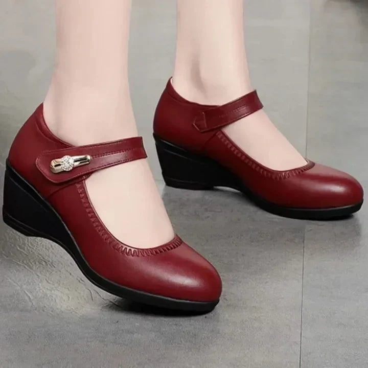 Lydia – stylish shoes with a medium heel and comfort