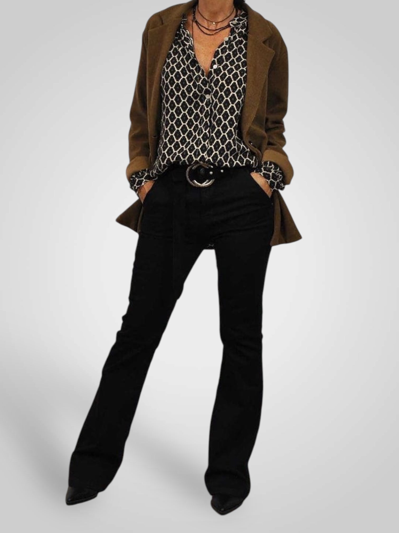 Nela | Elegant V-neck Blouse with Geometric Pattern