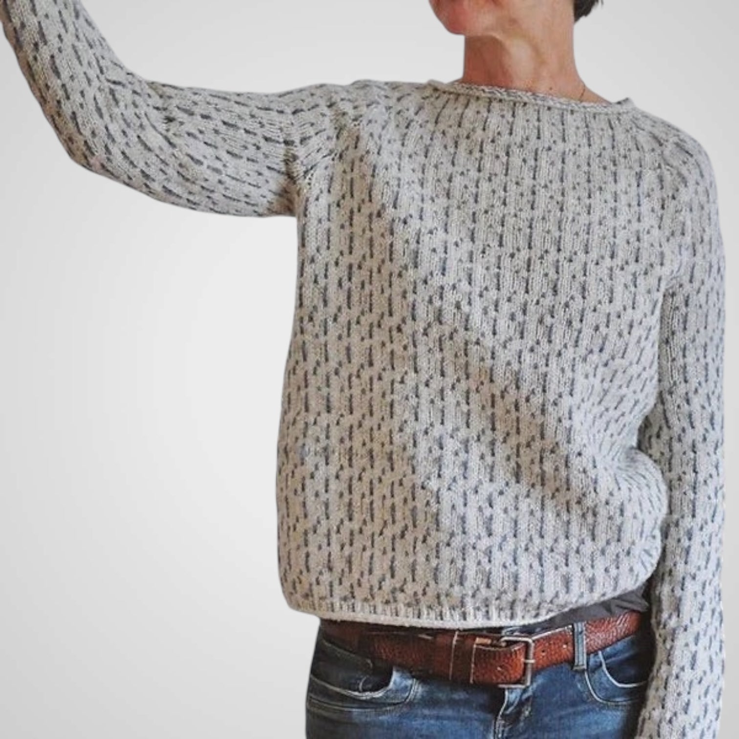Fami | Women's Elegant Round Neck Sweater