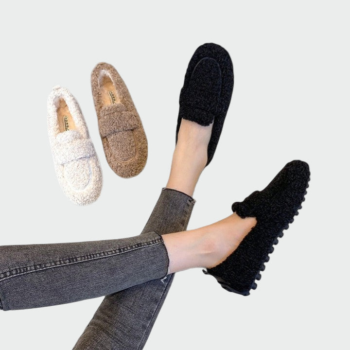 Warm slip-on shoes with a stylish design