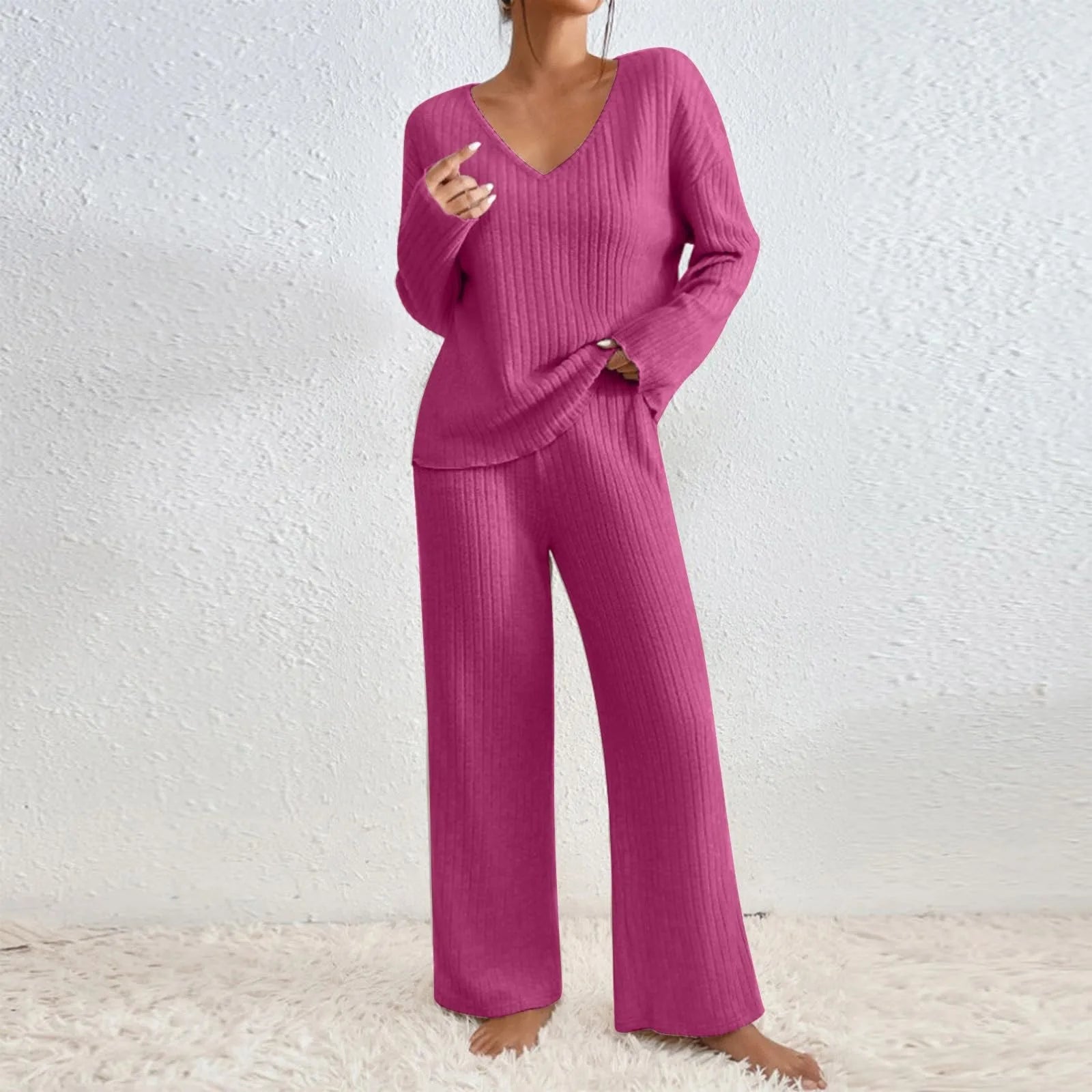 Edina – Two-piece set with V-neck and knitted pattern
