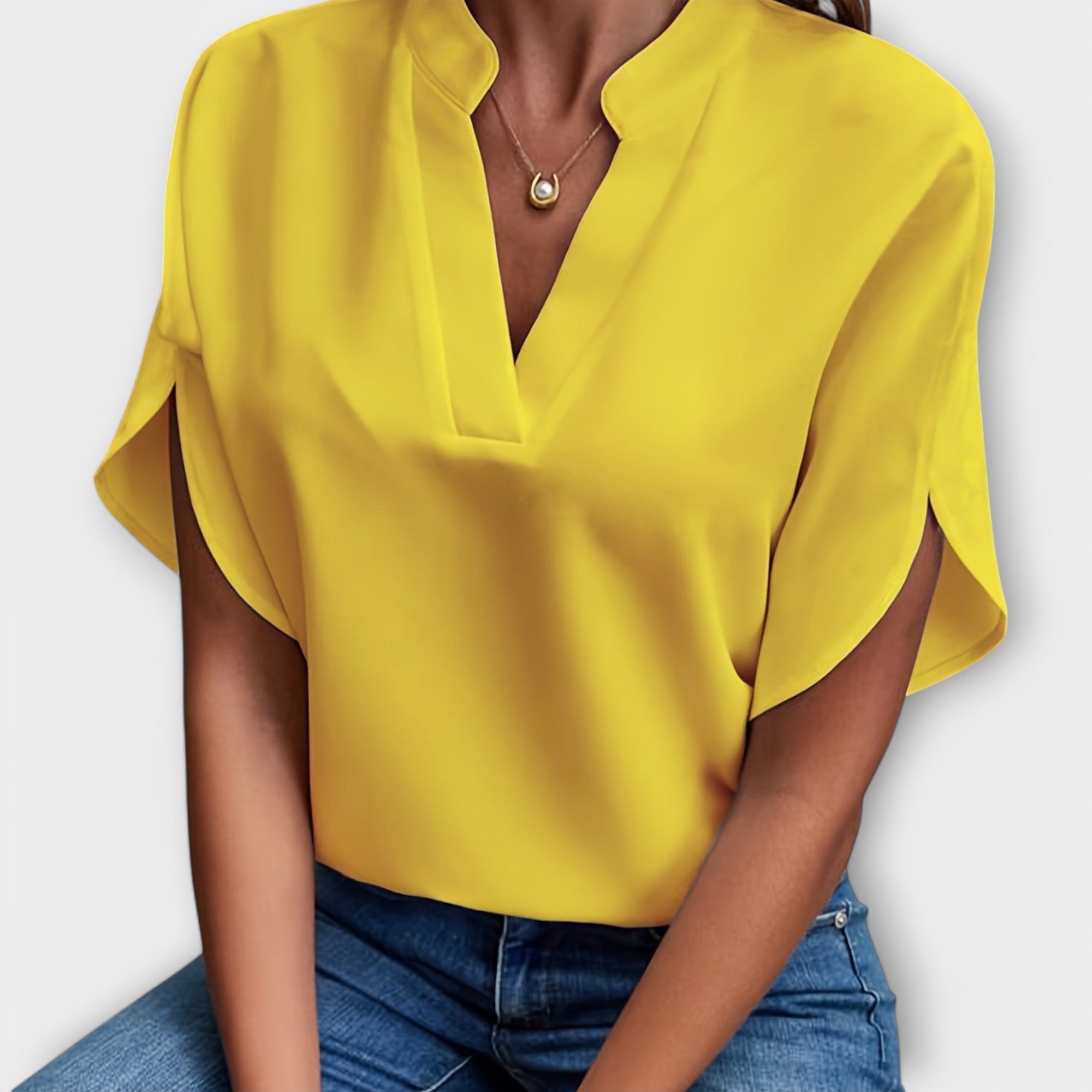 Vivi - Elegant and Lightweight Blouse for Women