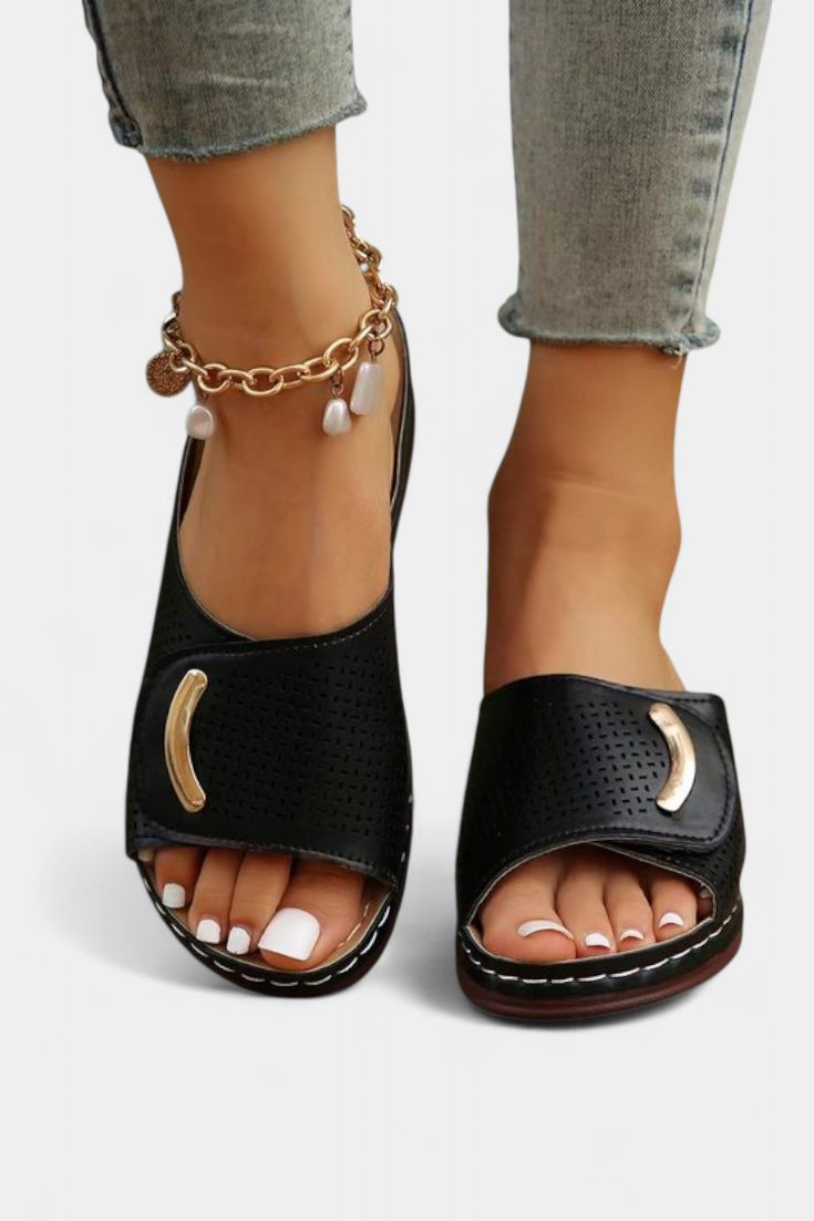 Itziar Orthopedic sandals with perforated design and soft sole