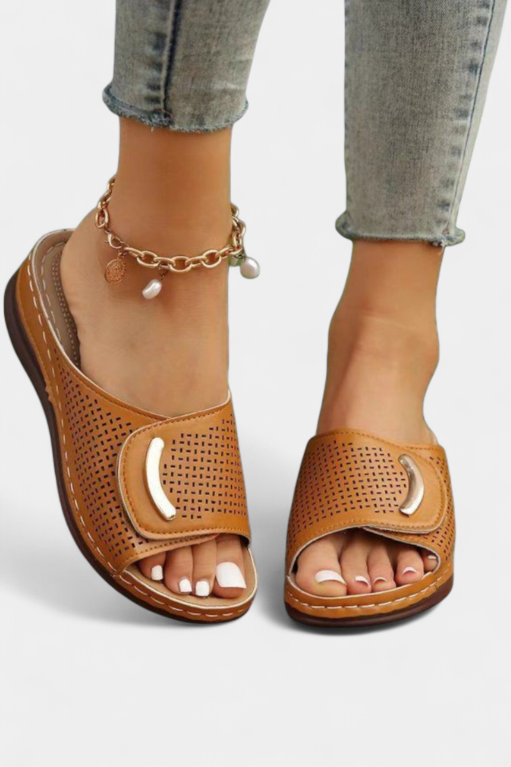Itziar Orthopedic sandals with perforated design and soft sole